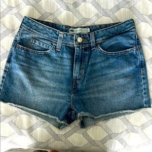 Levi’s Denim Women's Shorts size 11/30 EUC